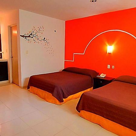 Hotel El Marques Merida Bagian luar foto