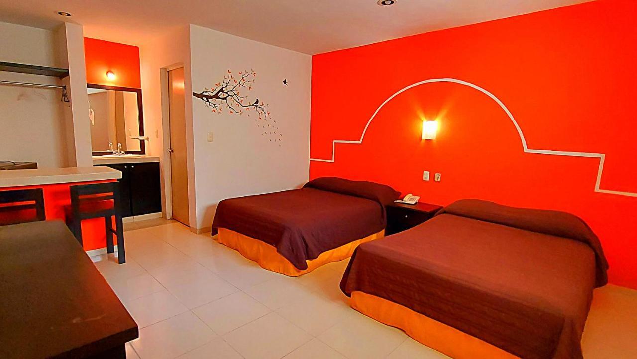 Hotel El Marques Merida Bagian luar foto