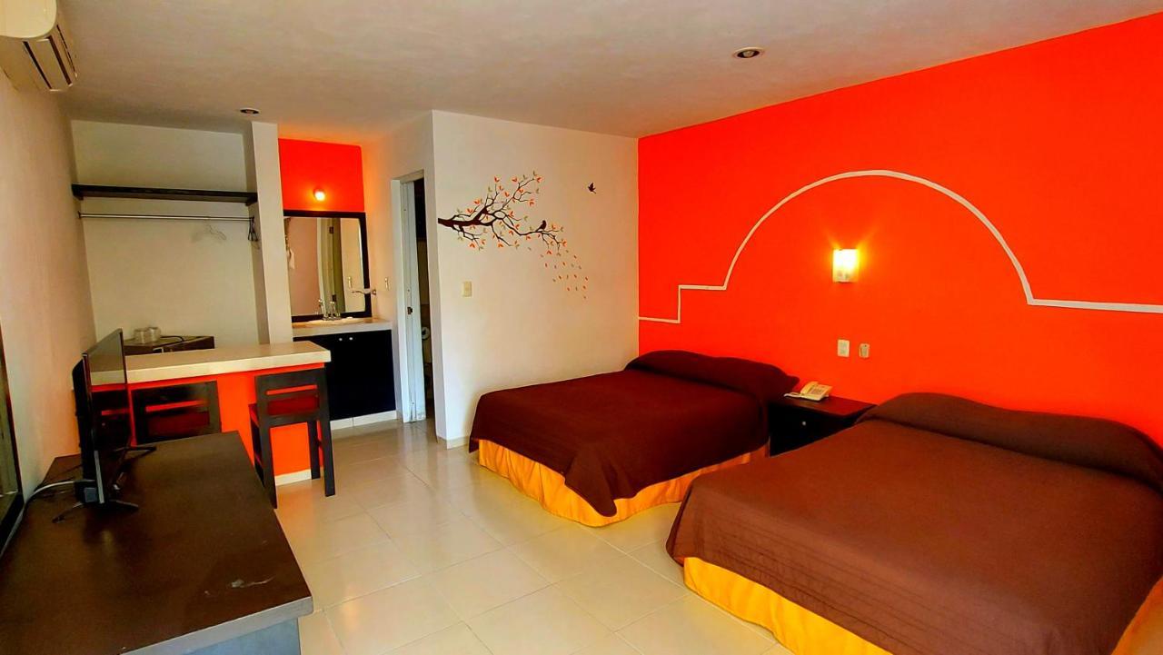 Hotel El Marques Merida Bagian luar foto