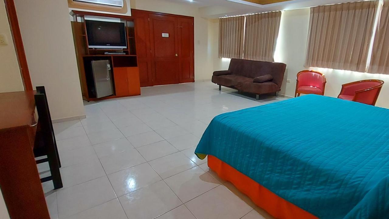 Hotel El Marques Merida Bagian luar foto