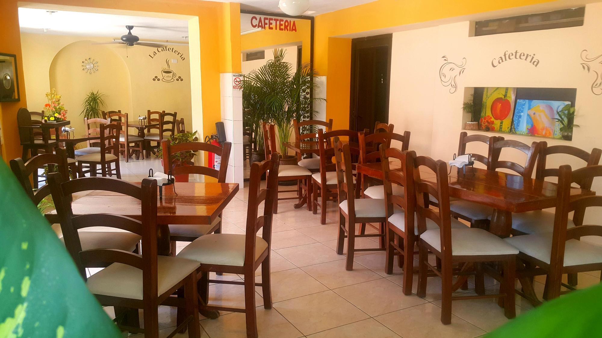 Hotel El Marques Merida Bagian luar foto
