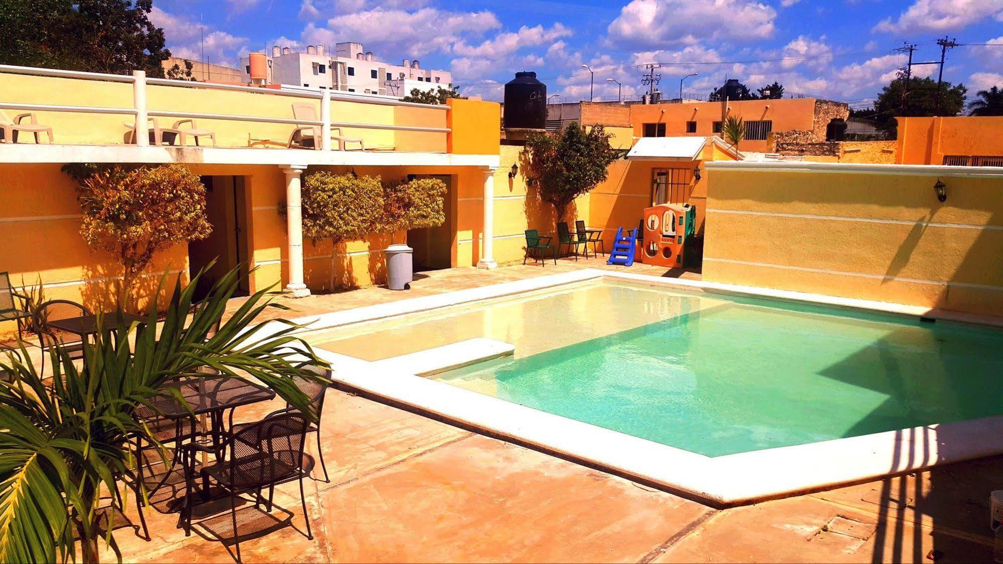 Hotel El Marques Merida Bagian luar foto