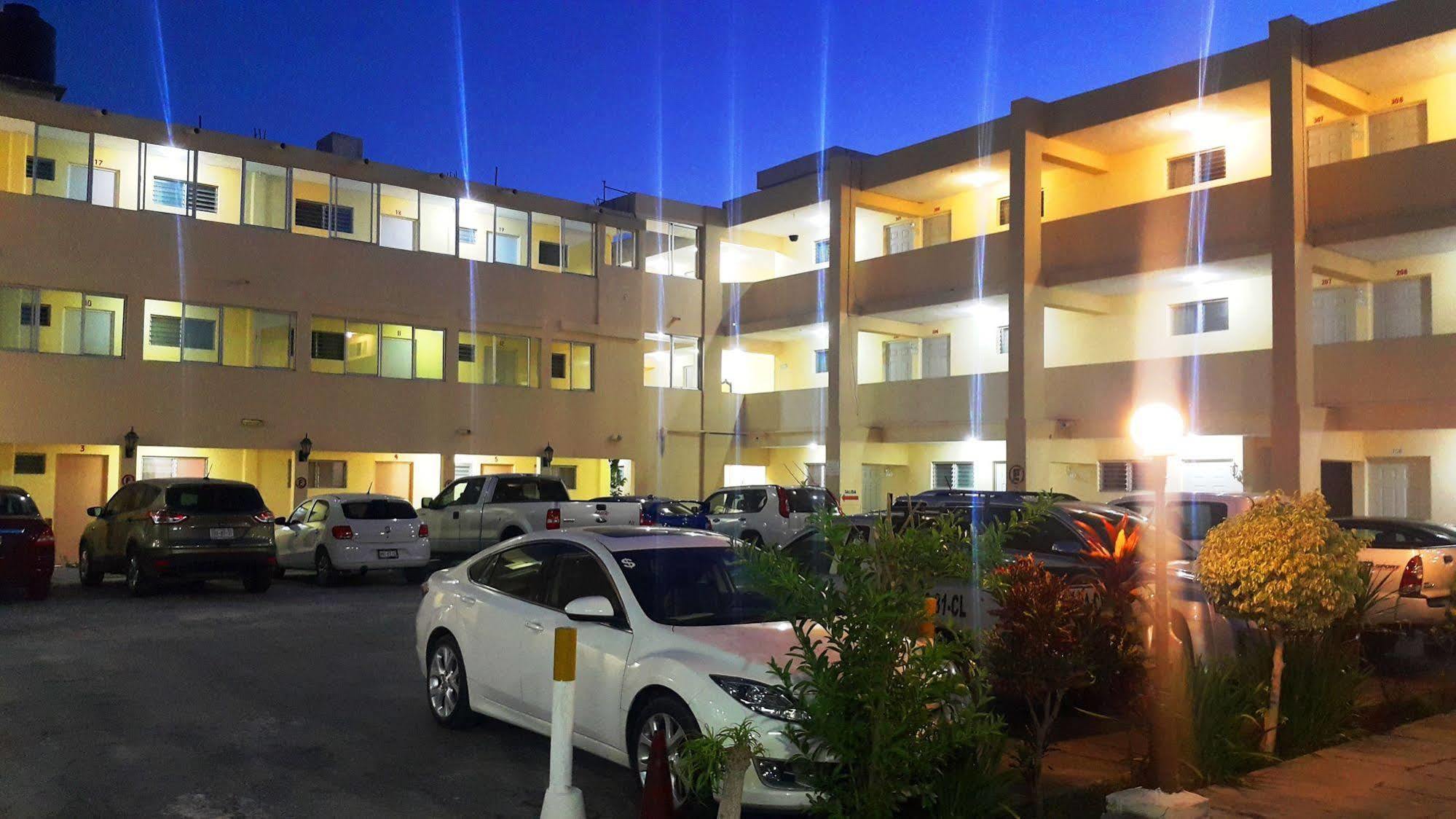 Hotel El Marques Merida Bagian luar foto