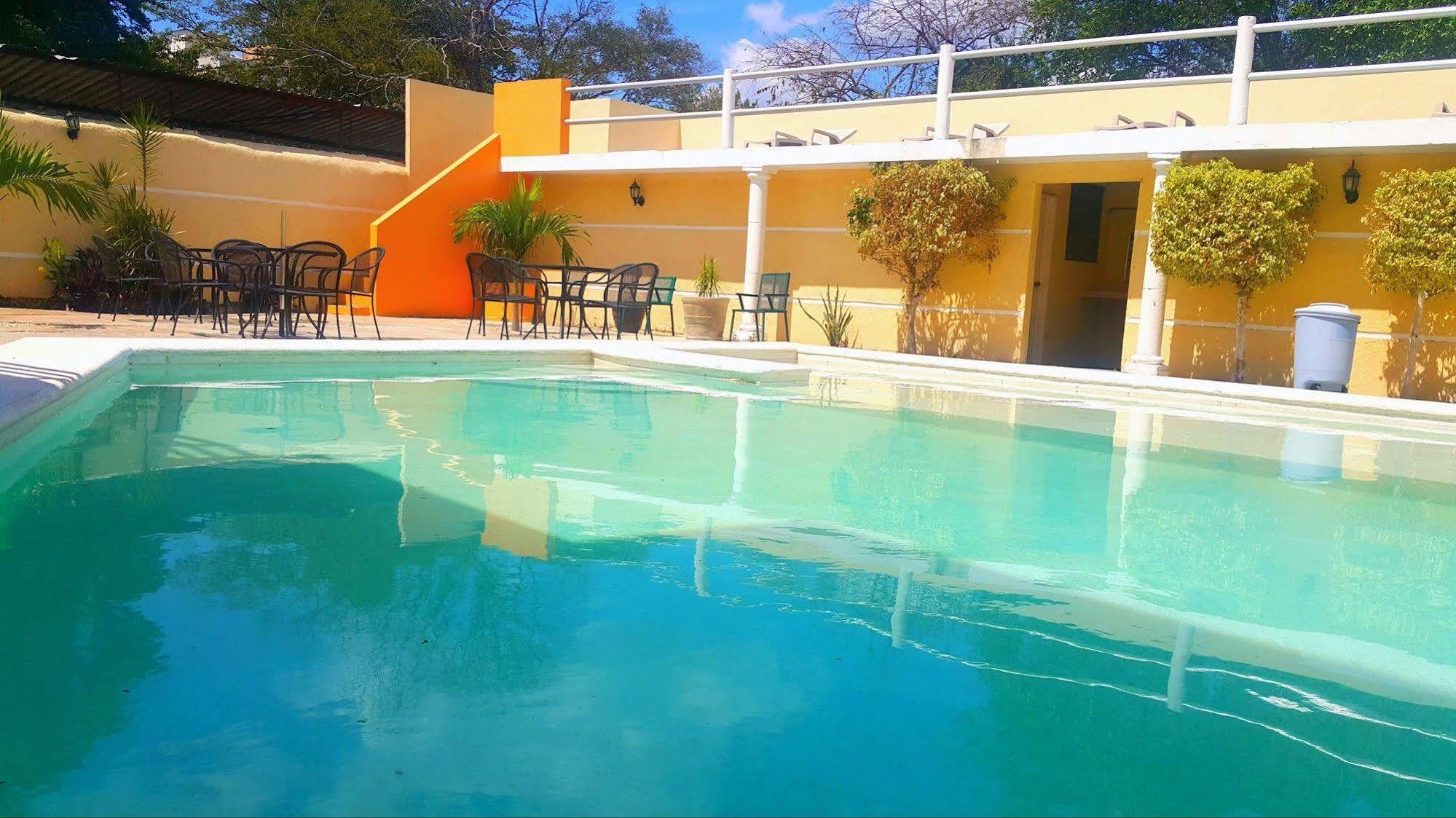 Hotel El Marques Merida Bagian luar foto