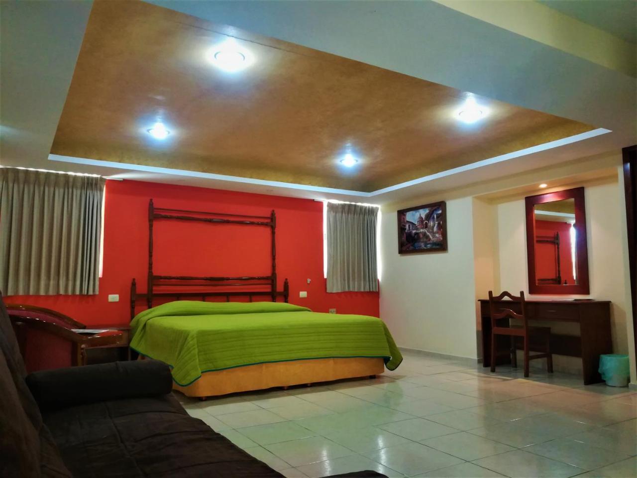 Hotel El Marques Merida Bagian luar foto